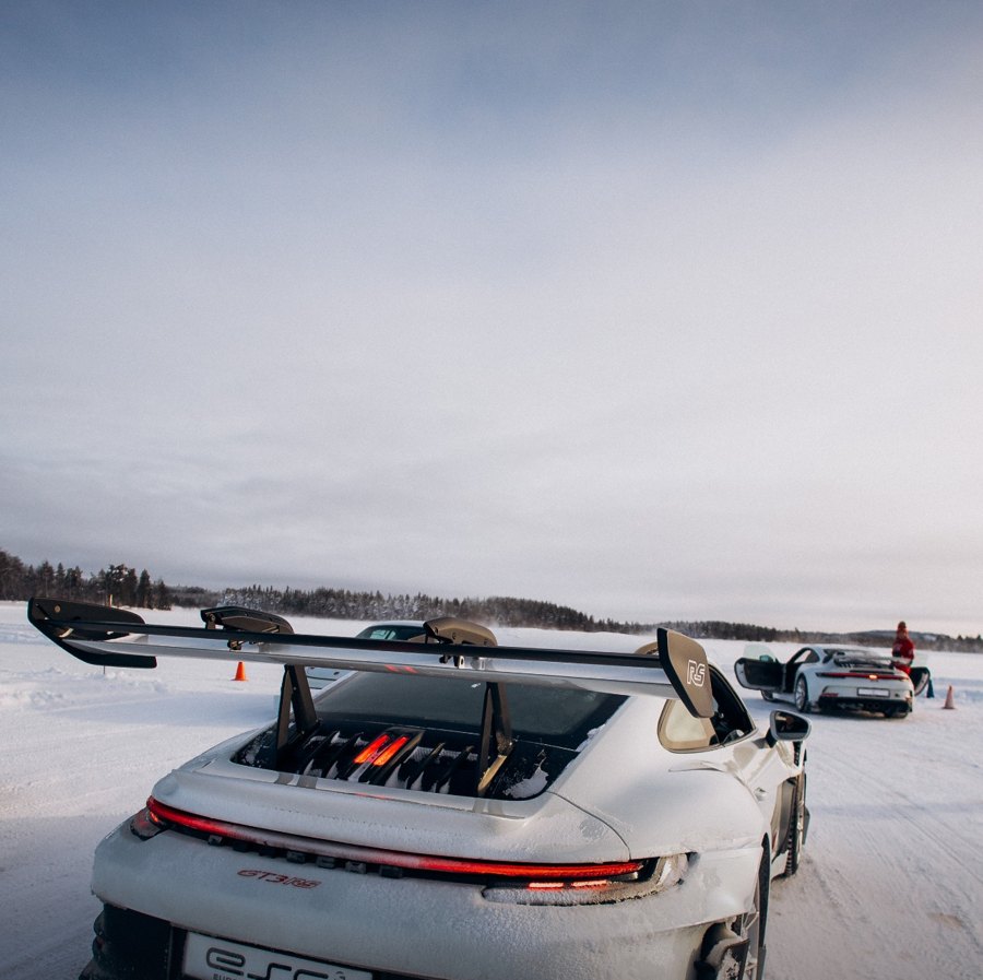 Porsche 911 на льду